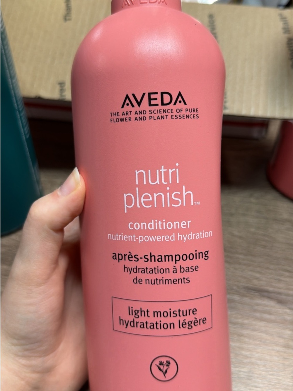 Aveda Nutriplenish Light Moisture Conditioner — 1 liter